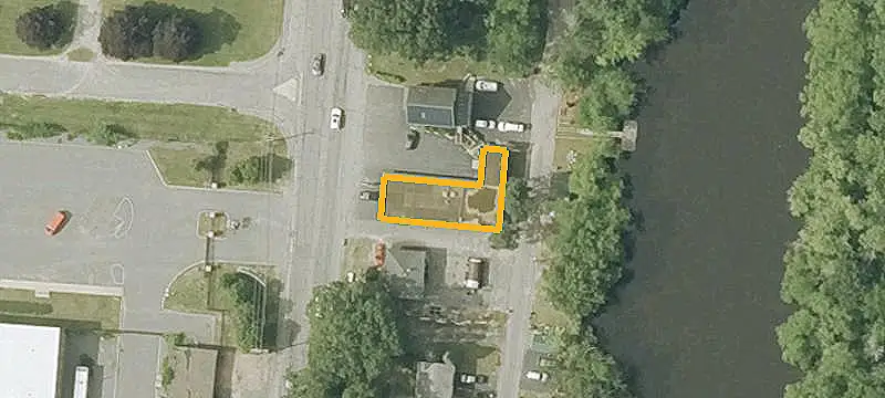 Four-Unit Office Building with Garage