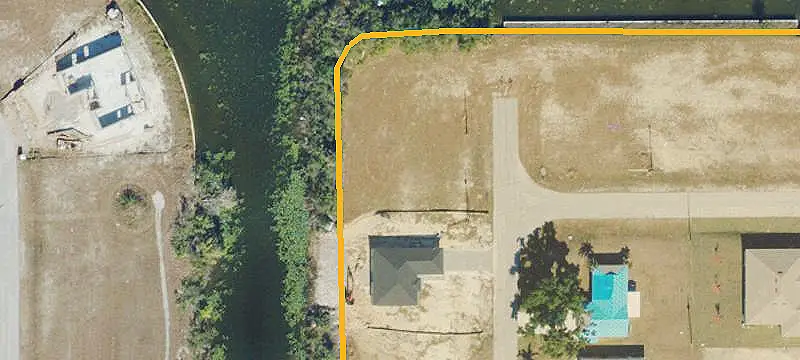 Canal-Front Waterfront Land
