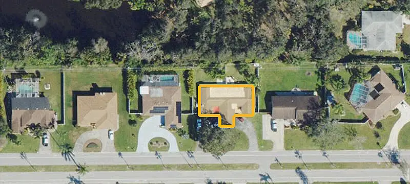 Renovated Duplex with Garages