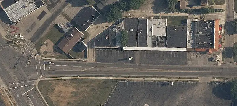 Strip Mall with Flexible Layouts