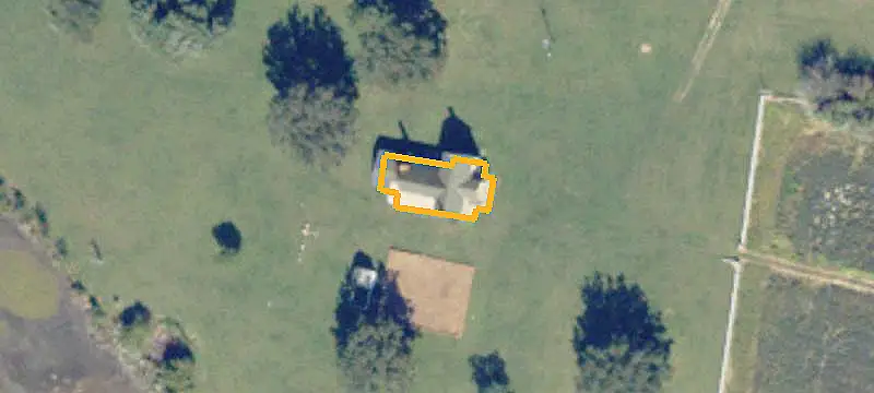 Waterfront Farmland With Historic Homes