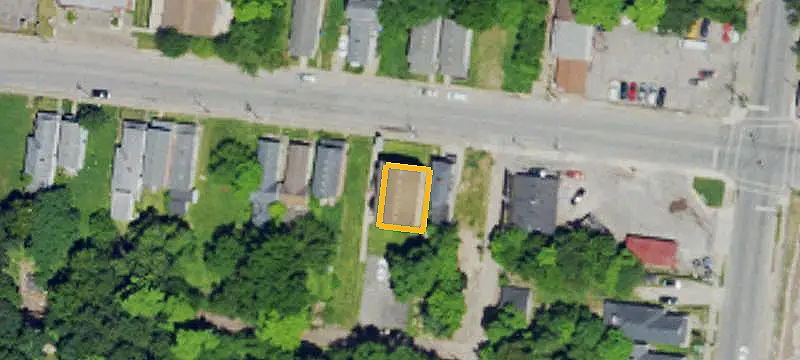 6-Unit Apartment Building