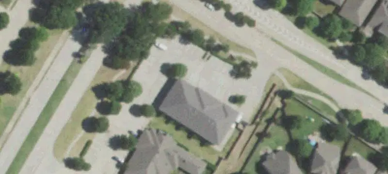 Mixed-Use Building with Open Layout