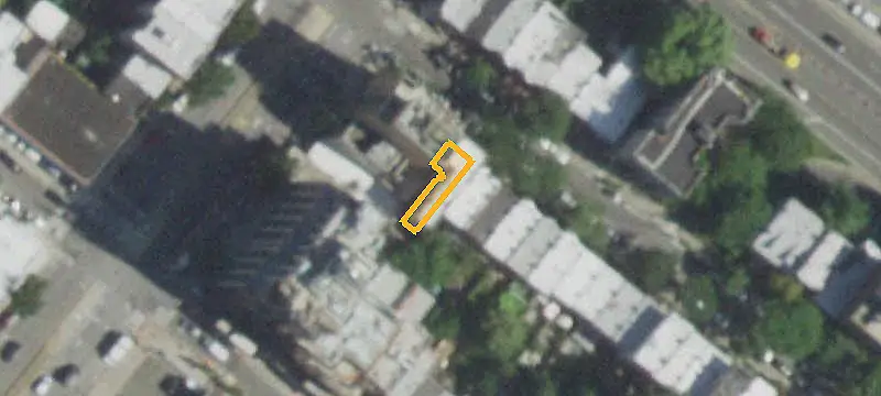 6-Unit Apartment Building