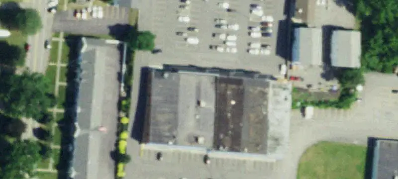 Open-Plan Retail Space