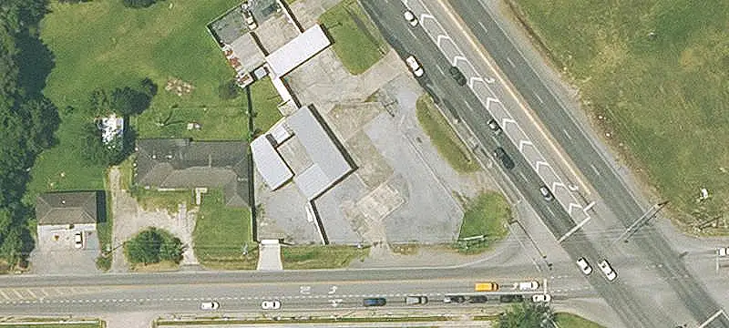 Car Wash with Garage and Bays