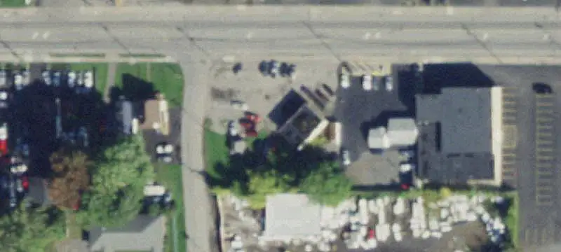 Corner Auto Service Building