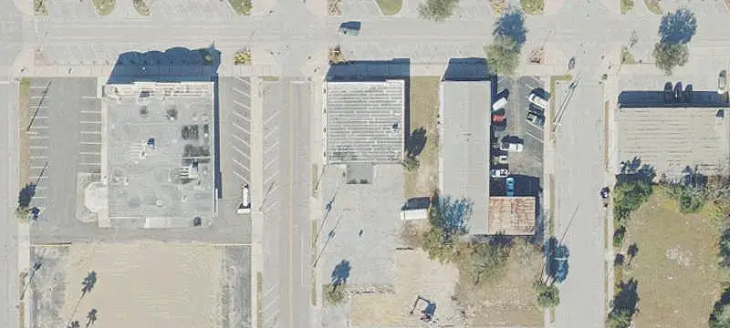Open-Plan Mixed-Use Property
