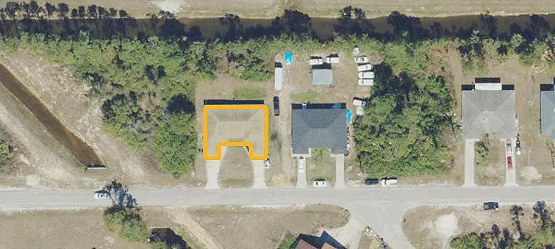 Duplex With Flexible Occupancy