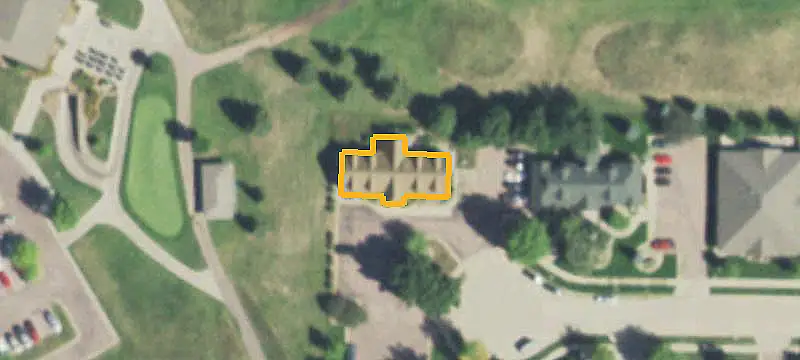 Golf-Course-Front Office Building