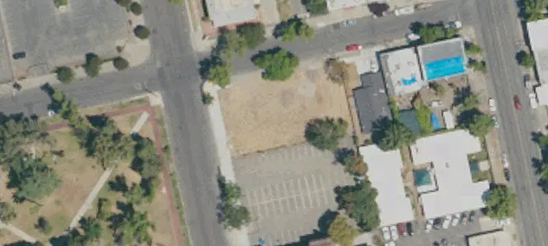 Land / Commercial Lot