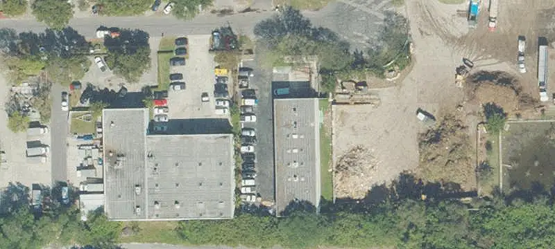 Gated Flex Building with Warehouse Space