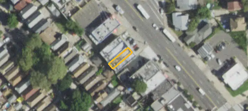 Renovated Duplex With Storefront