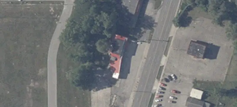 Mixed-Use Building with Upstairs Apartment