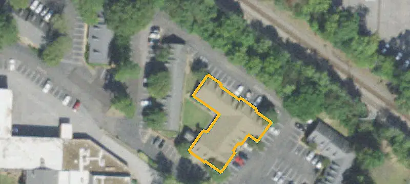 Office Units Near Retail and Restaurants