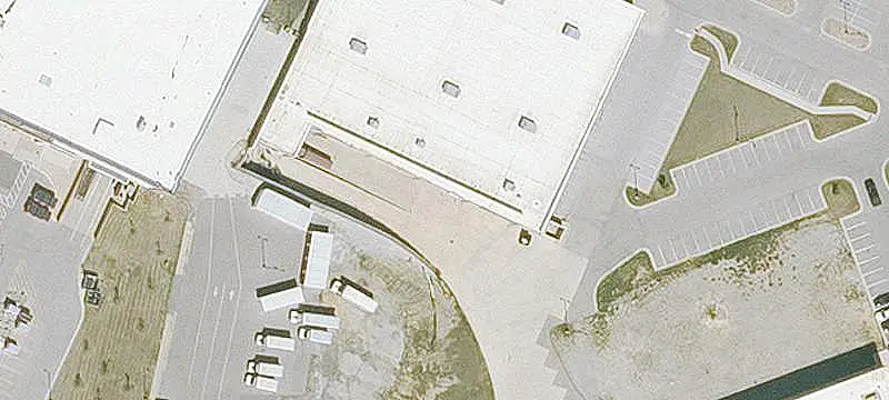 Multi-Tenant Retail Building