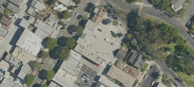 Multi-Tenant Retail Building