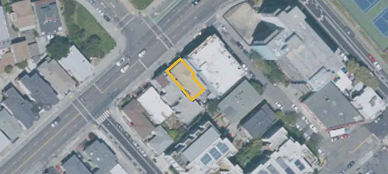 8-Unit Apartment Building
