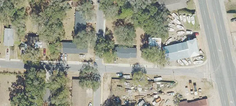 6-Unit Apartment Building