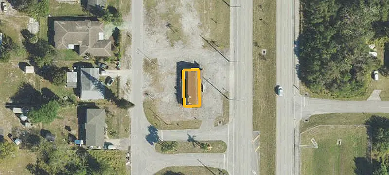 Freestanding Convenience Store Building
