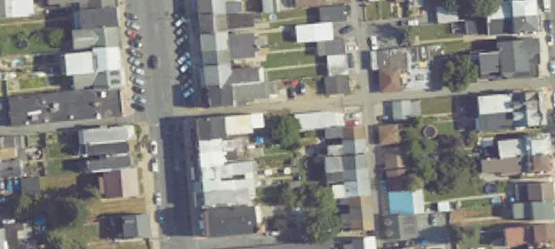 5-Unit Apartment Building with Storage
