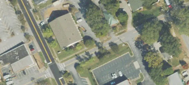 Corner Storefront with Dual Access