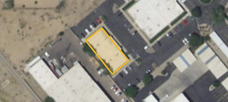 Single-Tenant Fee-Simple Office Building