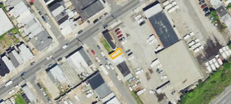 Warehouse with Two Oversized Garages