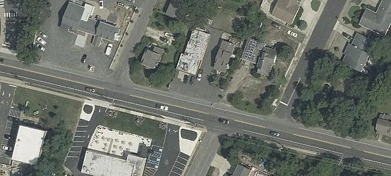 Mixed-Use Property with Four-Bay Building