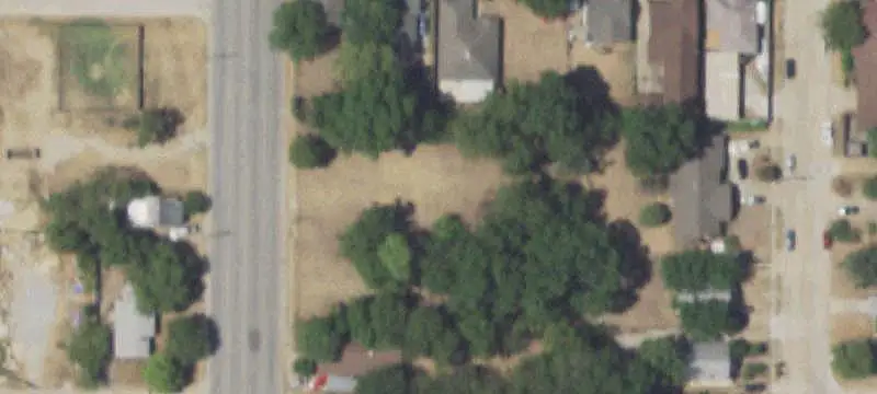 Mixed-Use Property with Spacious Layout