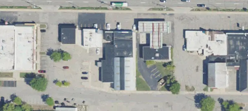Retail Showroom with Warehouses