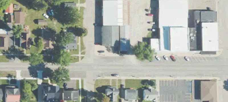 Heated Auto Shop with Vehicle Lifts
