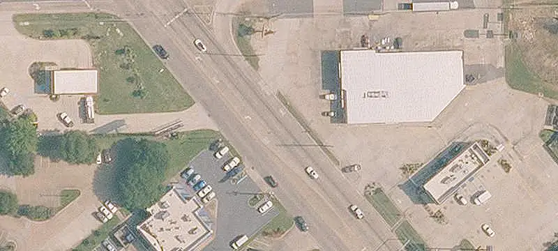 Multitenant Shopping Center