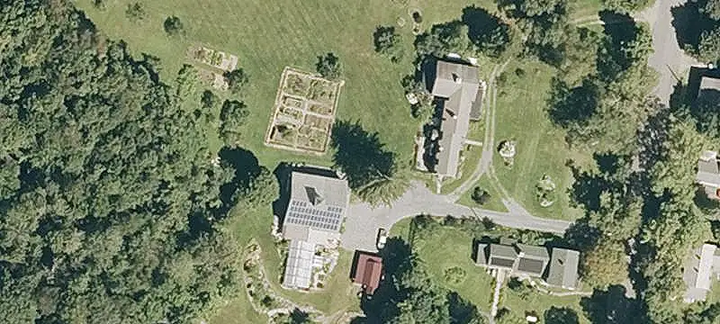 Gambrel Wedding Venue with Event Barn