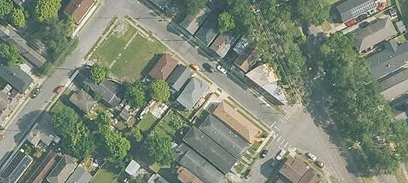 Renovated Duplex with Fenced Yard