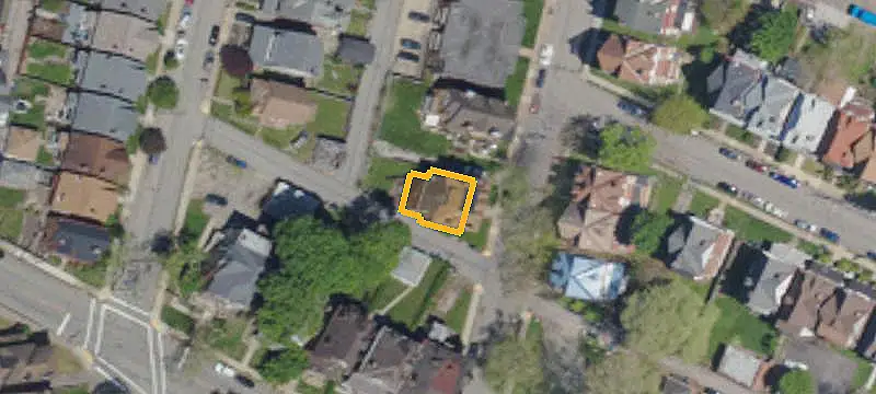 6-Unit Apartment Building