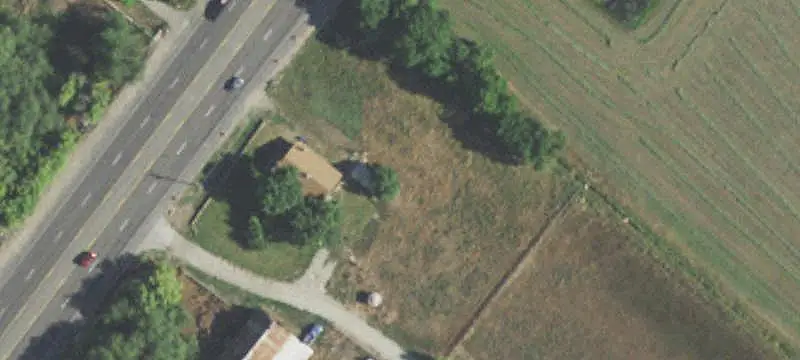 Fenced Automotive Shop Property