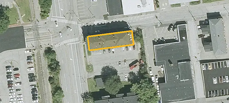 20-Unit Brick Apartment Building