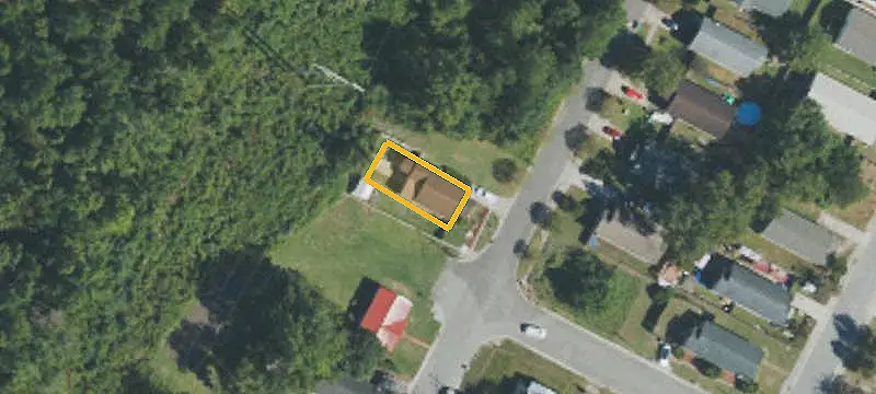 Four-Bedroom Duplex with Private Yards