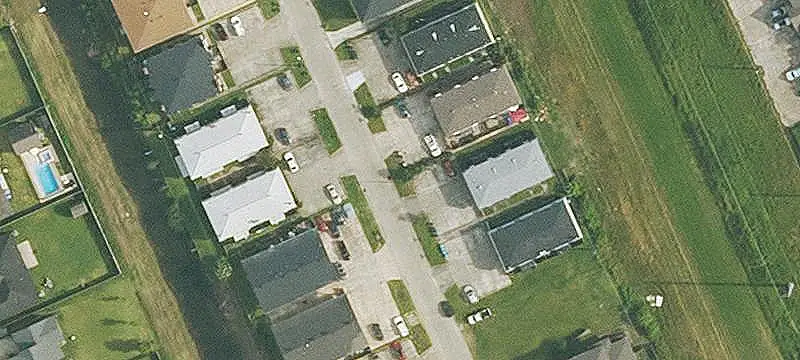 6-Unit Apartment Building