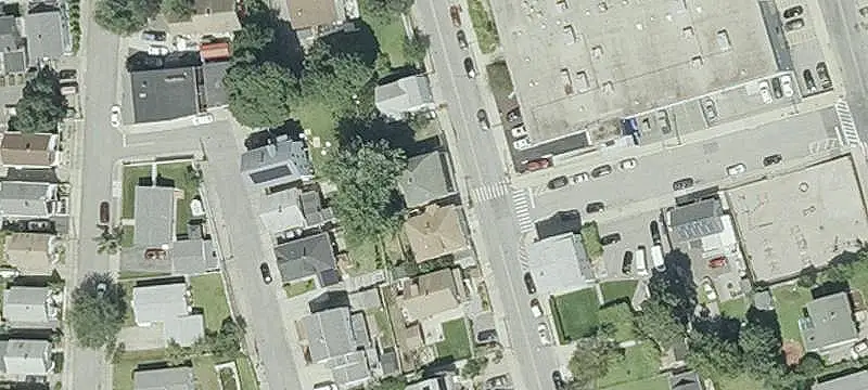 Three-Bedroom Duplex with Garage