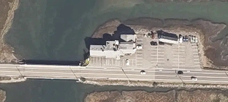 Waterfront Restaurant with Full Kitchen