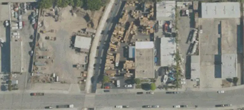 Warehouse with Paved Yard