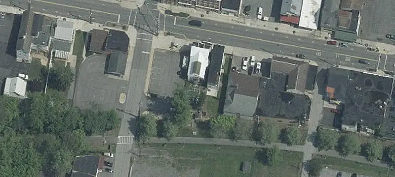 Mixed-Use Building with Apartment