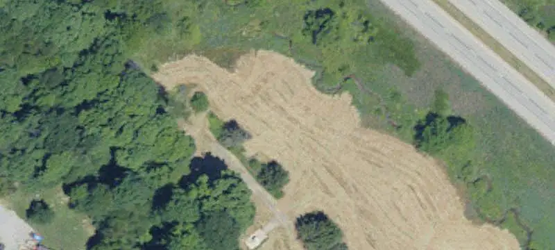 Commercial Land With Garage