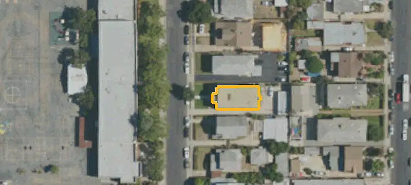 4-Unit Apartment Building