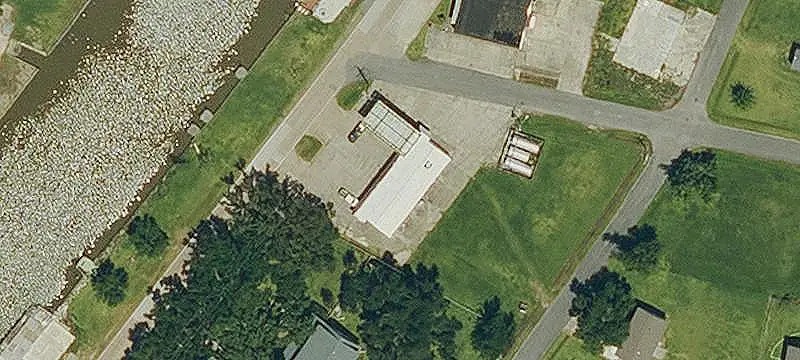 Gas Station with Bayou Access