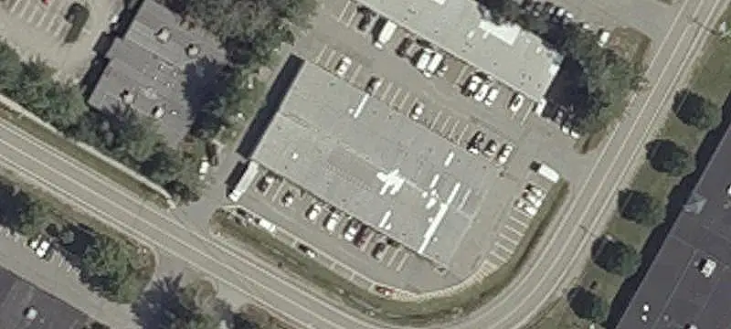 Flex Space with Overhead Door