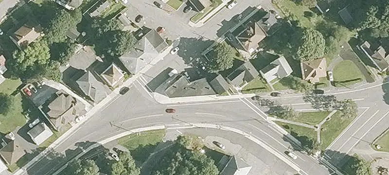 6-Unit Apartment Building