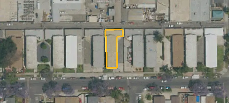 6-Unit Apartment Building